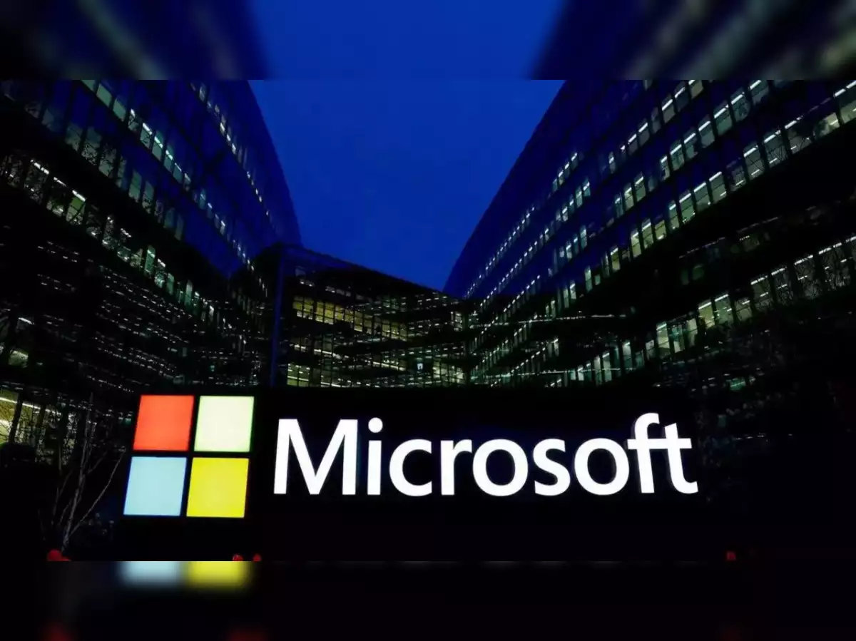 Global Microsoft Outage Leaves Tens of Thousands Unable to Access Email and Other Apps