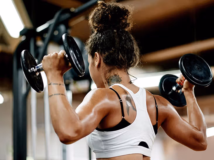 5 Bicep Exercises To Build Muscle Mass بہترین بازو کی ورزشیں جو مسلز کو بڑھانے میں مدد دیتی ہیں ۔